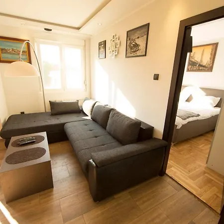 Ahoy Luxury Apartment