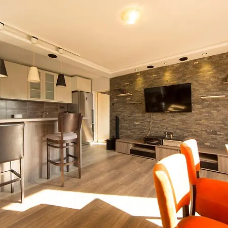 Ahoy Luxury Apartment